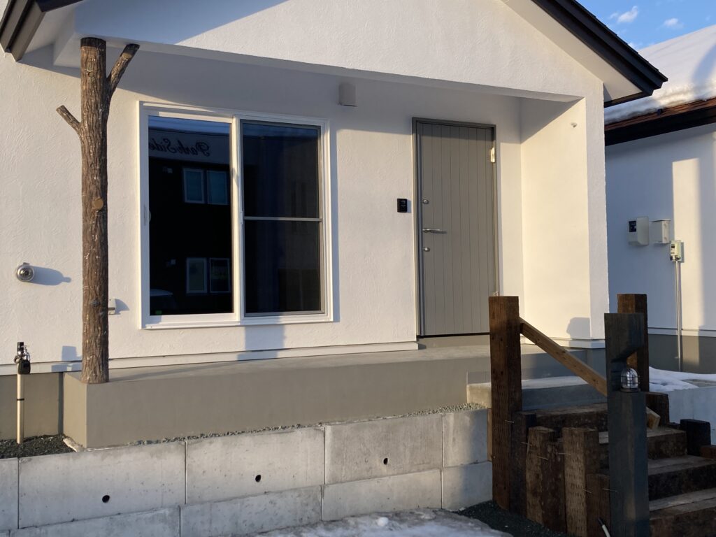 擬木・枕木階段・高断熱ヒノキドア