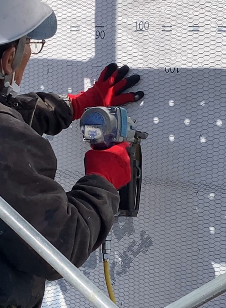 ラス網留め付け