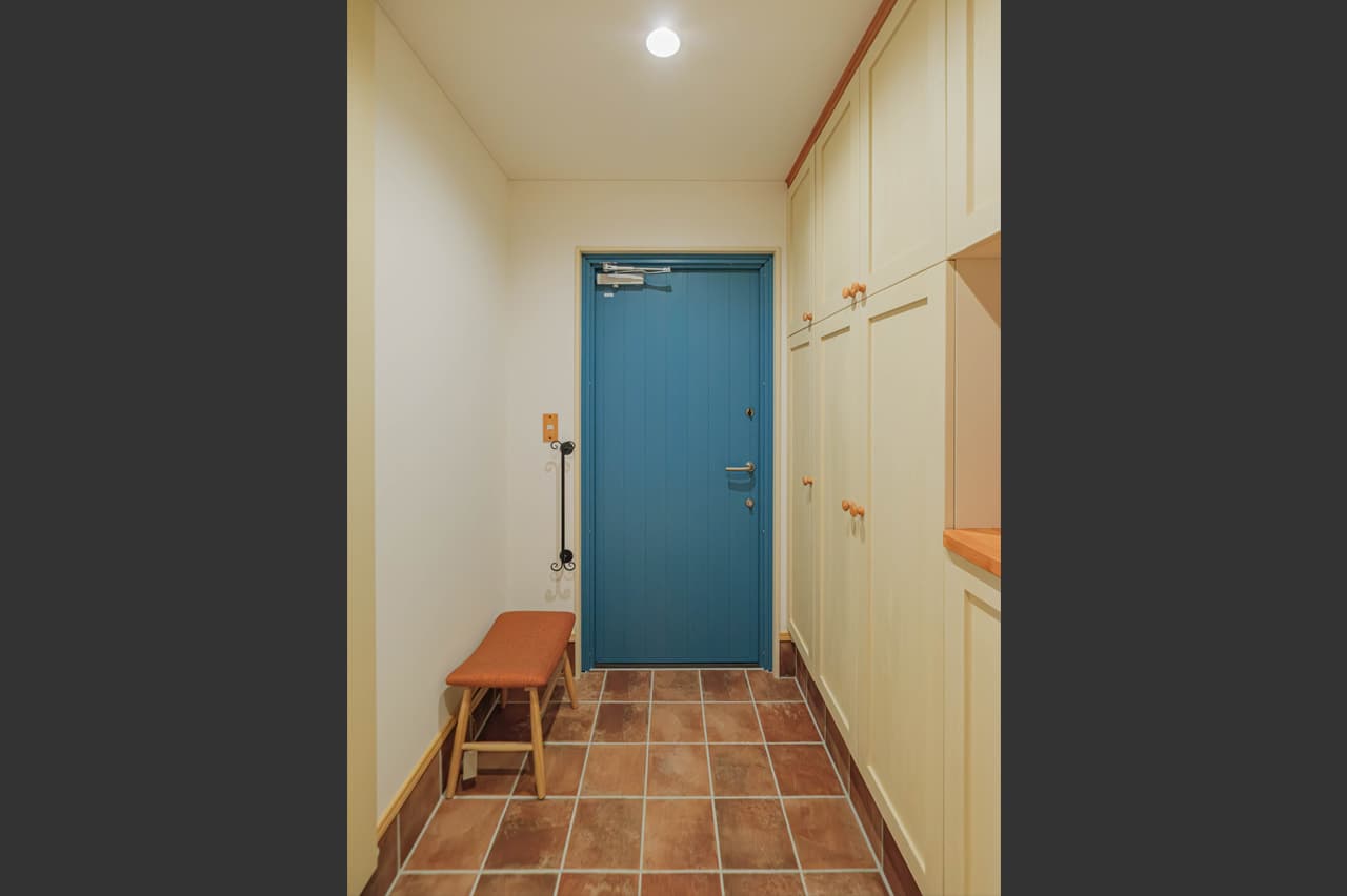 木製断熱ドア ｜ ロフトが楽しい平屋 | emoie「エモイエ」