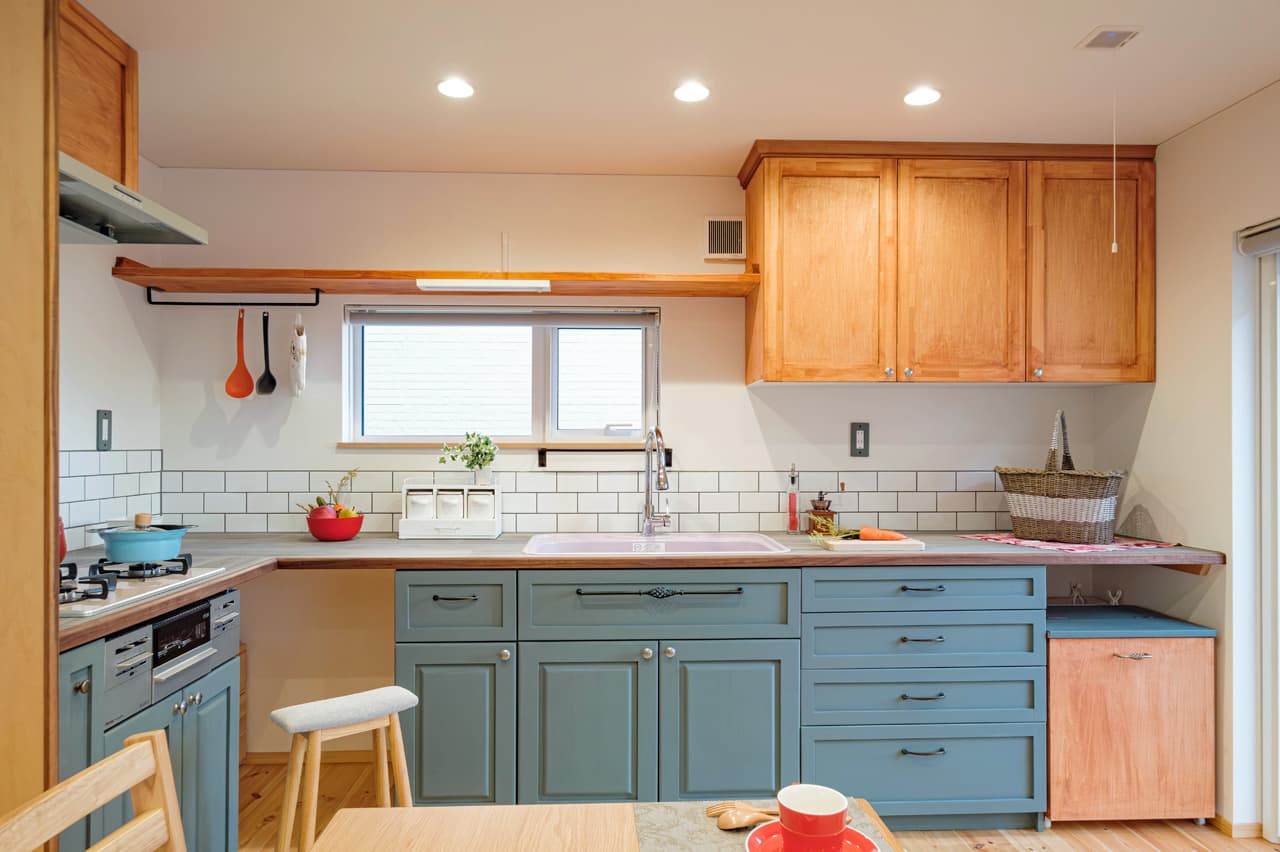 キッチン ｜ ロフトが楽しい平屋 | emoie「エモイエ」