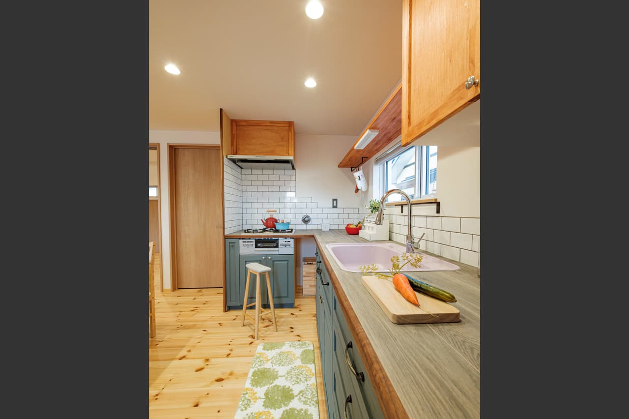 キッチン ｜ ロフトが楽しい平屋 | emoie「エモイエ」