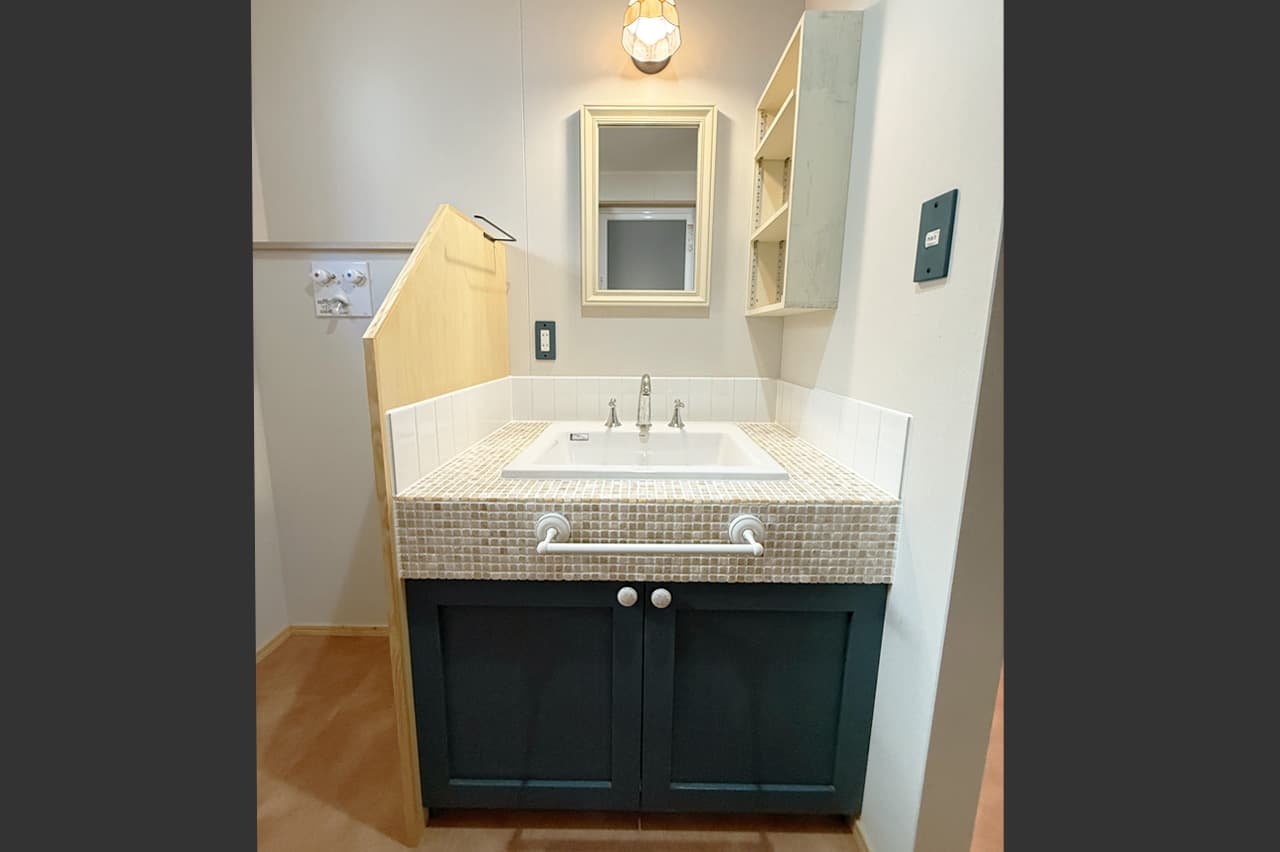 洗面化粧台｜ ロフトが楽しい平屋 | emoie「エモイエ」