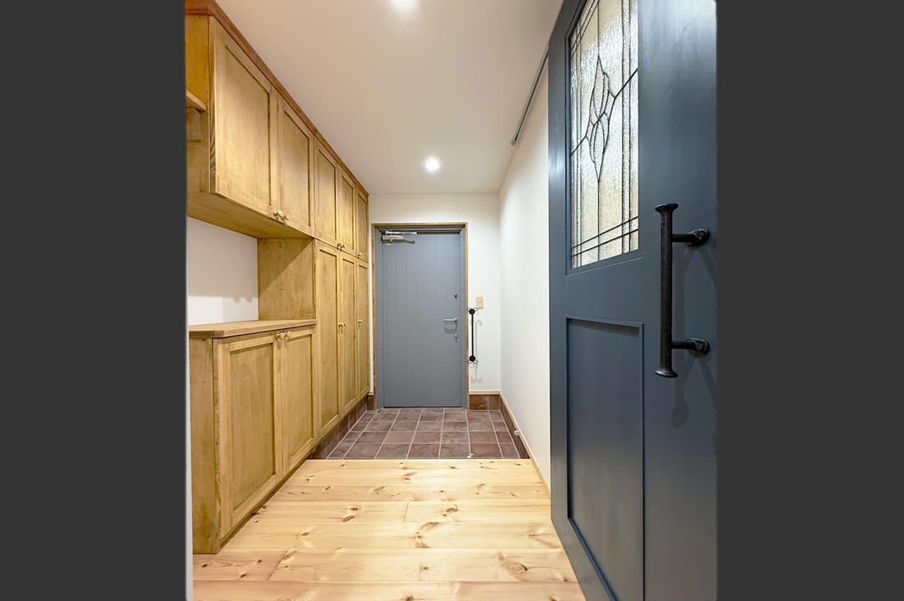 玄関 ｜ 夕陽の家 | emoie「エモイエ」