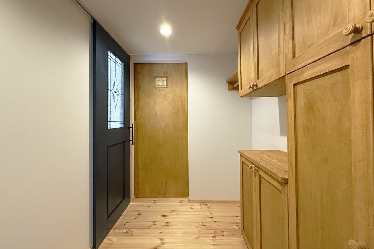 玄関 ｜ 夕陽の家 | emoie「エモイエ」