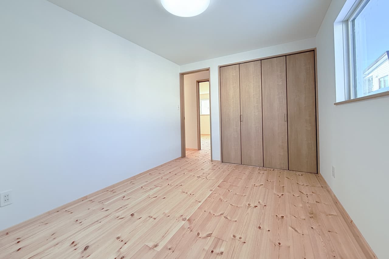 洋室6帖｜ 夕陽の家 | emoie「エモイエ」