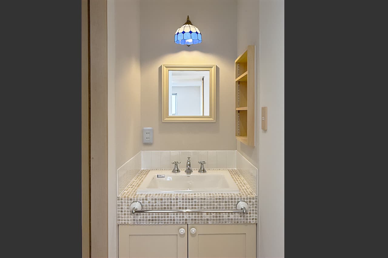 洗面化粧台｜ 夕陽の家 | emoie「エモイエ」