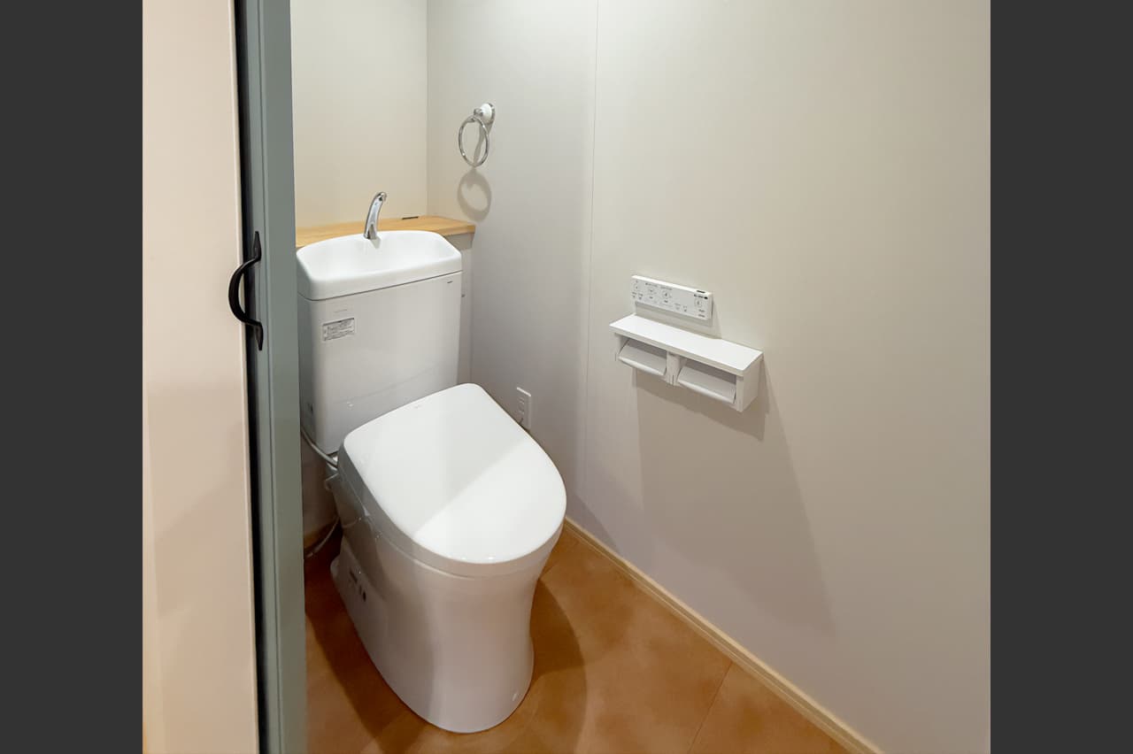 トイレ｜ 朝陽の家 | emoie「エモイエ」